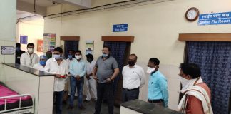 कोरोना से लड़ने के लिए अपर्णेश शुक्ल ने बनाया रोबोट
