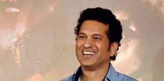 लॉकडाउन के बीच क्या कर रहें हैं सचिन