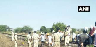 ट्रेन हादसा में 15 प्रवासी मजदूरों की मौत के बाद प्रधानमंत्री ने रेल मंत्री से की बात