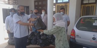 जम्मू और कश्मीर:पूर्व विधायक अश्विनी शर्मा ने वितरित किया राशन
