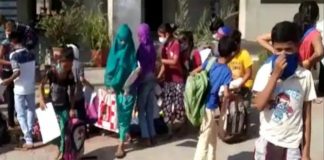 Lockdown के नियम तोड़कर गुजरात में खोला गया स्कूल