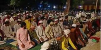 तमिलनाडु – 700 लोगों की एक साथ नमाज पढ़ने के फोटो की सच्चाई क्या है?