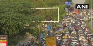 Lockdown में राहत मिलने के बाद, दिल्ली में कुछ इस तरह दिखे नजारे