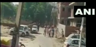 दिल्ली गुरुग्राम बॉर्डर पर हुआ हंगामा लोगों ने किया पथराव: कई पुलिसकर्मी घायल