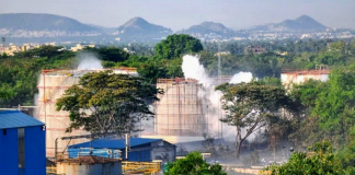 Vizag Gas leak: केमिकल प्लांट में रात 11:30 बजे फिर शुरू हुआ गैस रिसाव
