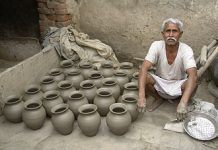 वाराणसी: कोरोना काल में प्रधानमंत्री मोदी के संसदीय क्षेत्र में 80 कुम्हार परिवारों को क्या मिला