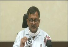 यूपी में प्रवासी मजदूरों को किया गया ट्रैक, 12 लाख में से 1 हज़ार मजदूरों में पाए गए कोरोना सिम्पटम्स