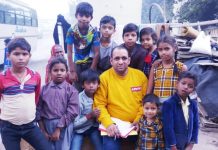 भारत की झुग्गियों से लेकर UN के मंच तक का सफर तय करने वाले समाजसेवी ‘कर्मवीर’ कौन?