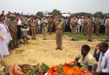 कानपुर मुठभेड़ कांड : शहीद उपनिरीक्षक नेबू लाल को नम आँखों से पिता ने दी मुखाग्नि