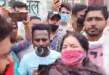 किराड़ी विधानसभा कि पार्षद पूनम पराशर ने सौरभ झा को मारा थप्पड़