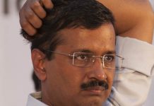 बारिश ने खोली दिल्ली सरकार की पोल, जमा पानी में मिला तैरता शव