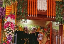 Ayodhya ram mandir: मंच पर पहुंचे प्रधानमंत्री नरेन्द्र मोदी