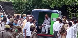 उप्र : विधायक विजय मिश्र को न्यायिक हिरासत में भेजा गया नैनी जेल
