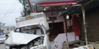 गाज़ीपुर की सड़क पर मौत का मंजर