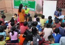 आर्थिक रूप से कमजोर स्कूली छात्रों के लिए तिमारपुर में 25 दिनों से चल रही ‘बस्ती की पाठशाला’