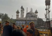 बनारस: काशी विश्वनाथ मंदिर के करीब ज्ञानवापी मस्जिद के पास ख़ुदाई में मिले मंदिर के अवशेष, पुरातत्व विभाग करेगा जांच