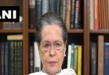 किसानों को खून के आंसू रुला रही मोदी सरकार’: सोनिया गांधी