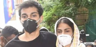 रिया को मिली बेल, शोविक की जमानत अर्जी खारिज