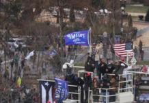 वाशिंगटन में डॉनल्ड ट्रंप के समर्थकों ने जमकर बवाल किया