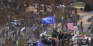 वाशिंगटन में डॉनल्ड ट्रंप के समर्थकों ने जमकर बवाल किया