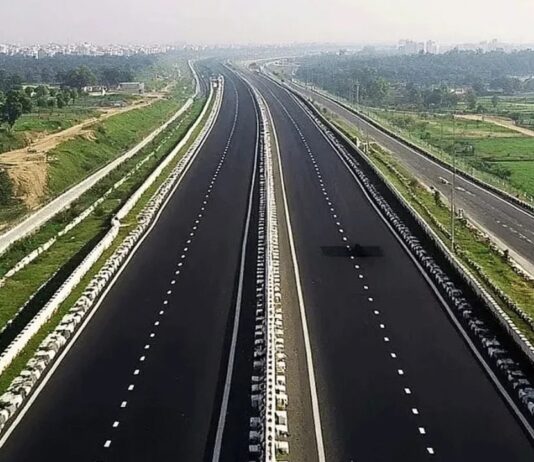 Lucknow Kanpur Expressway: लखनऊ-कानपुर एक्सप्रेस वे पर नहीं देना होगा टोल! जान लें NHAI ने क्यों दी अचानक छूट Lucknow Kanpur Expressway